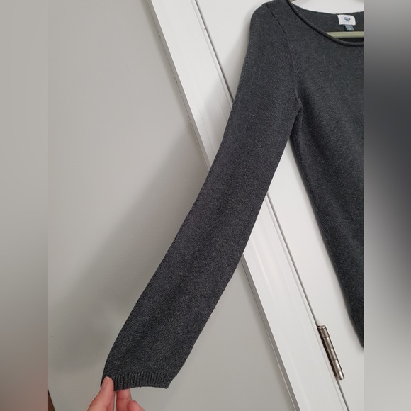 Old Navy Sweater - Picture 4 of 9